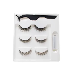 Ensemble de faux cils autocollants sans colle avec applicateur et bandes de rechange vue principale.