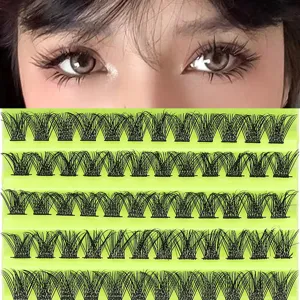 Nahaufnahme Details von segmentierten Buendel-Wimpern mit einem natuerlichen Trageeffekt.