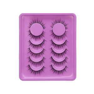 Falsche Wimpern 5 Paar Set in violetter Kunststoffschale für einen schönen Look.