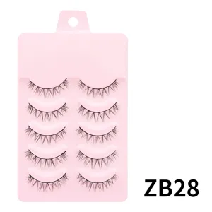 Natürliche künstliche Wimpern 5 Paar Set mit praktischer rosa Displaykarte für den Alltag.