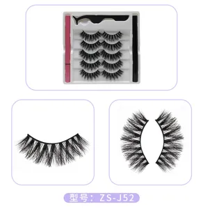 Detailansicht des Sets mit 5 Paar künstlichen Wimpern, Eyeliner und nützlichen Werkzeugen.