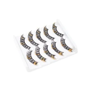 Detailaufnahme der 5 Paare farbigen künstlichen Wimpern mit DD-Schwung und natürlichem Design.
