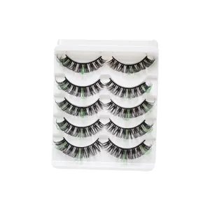 Detailansicht von 5 Paaren bunten DD Schwung künstlichen Wimpern, natürliches Set.