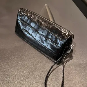 Portafoglio lungo donna motivo coccodrillo nero pochette con zip borsa telefono pelle