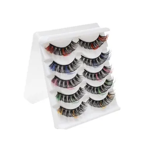 Bunte künstliche Wimpern mit DD-Schwung, natürlicher dichter Mix auf klarem Display-Ständer.
