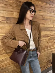 Genuine leather retro bucket bag, dark brown crossbody shoulder bag for women daily commute.
