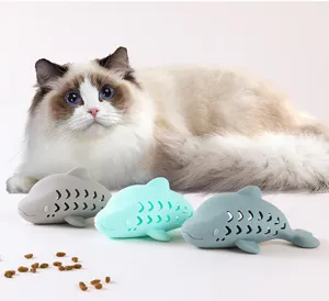 Silicone fish-shaped cat food leaking toy detail showing cute design and bite-resistant material.