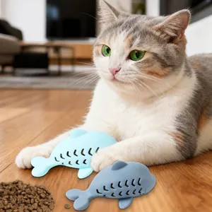 Cat Slow Feeder Leakage Food Toy Silicone Interactive Pet Chewing Teething Toy Cute Fish Shaped Cat Supplies