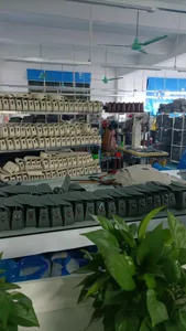 Echte koeienhuid handgemaakte mandtas handtas met duurzame hardware en fijne stiksels.