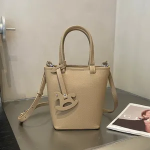 Echtleder Eimer Tasche mit Henkel und Umhaengegurt, schicke Freizeit Handtasche fuer Damen