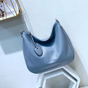Stylish premium leather hobo shoulder bag, large capacity casual tote bag for women daily use.
