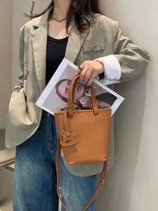 Elegante Damen Umhängetasche aus echtem Leder, minimalistischer Beutel-Handtaschen-Stil.