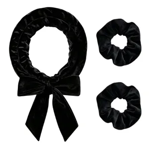 Set fascia arricciacapelli senza calore in velluto nero con fiocco e due elastici.