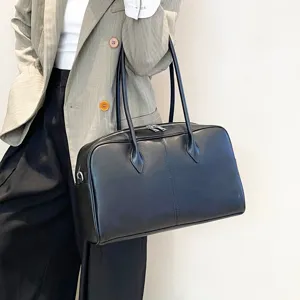 Genuine leather large capacity tote shoulder bag for women, perfect for daily commuting.