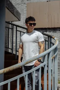 Men's solid white short sleeve t-shirt, casual slim fit muscle tee for daily wear and gym.