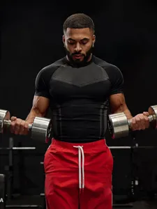 Men short sleeve fitness compression shirt workout gym athletic training apparel detail view
