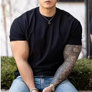 Detailed view of the men's heavy black short sleeve fitness t-shirt, athletic wear fit.