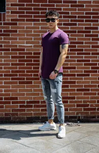 Men's casual purple short sleeve t-shirt, comfortable fit for fitness and daily streetwear.