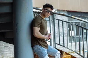 Men's short sleeve muscle fit solid color t-shirt casual sportswear detail view outdoor style