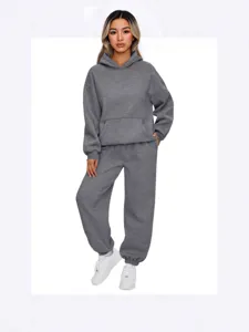 Conjunto de chándal de felpa gris para mujer, sudadera cómoda con capucha y pantalón.