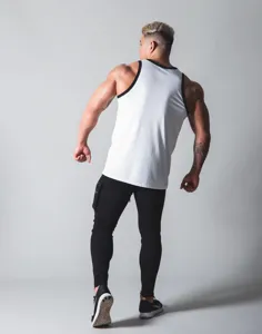 Herren Fitness Tanktop atmungsaktives Sportshirt Muskelshirt für Training und Laufen.