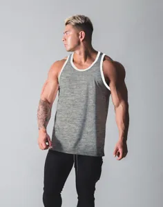Atmungsaktives Herren Fitness Tanktop mit Kontrastkante für Gym Laufen Sport Training.