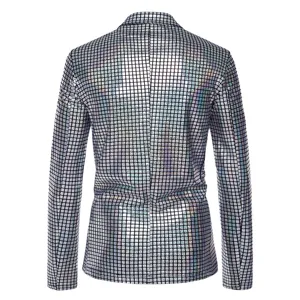 Détail du dos d'un blazer homme à carreaux pailletés argentés, tenue de club de fête.