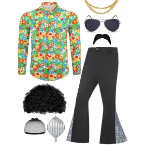 Herren 70er Jahre Disco Kostüm Set Detail mit Blumen Vintage Hemd, Schlaghose und Perücke.