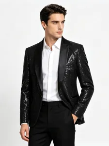 Vista detallada de una elegante chaqueta de traje con lentejuelas negras para hombre.