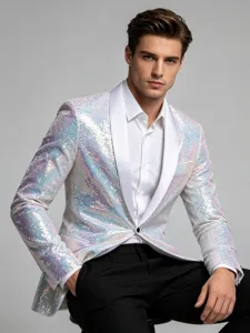 Vista detallada de una elegante chaqueta blazer de lentejuelas para hombre con solapa chal.