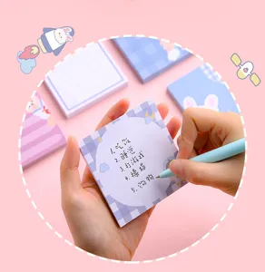 Blocs-notes autocollants mignons avec design à carreaux et jolis nuages pour le bureau.