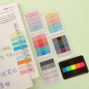 Transparente PET-Index-Registerkarten in Pastellfarben auf einem Buch verwendet
