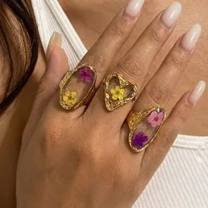 Vintage Stainless Steel Resin Dried Flower Open Ring For Women Hammered Texture Heart Oval Everlasting Real Flower Adjustable Ring