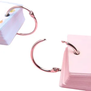Tarjetas flash de hojas sueltas portatiles con anillos metalicos para notas de estudio.