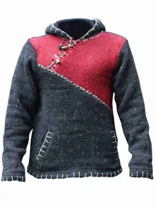 Détail pull à capuche en tricot pour homme, design colorblock, pull manches longues.