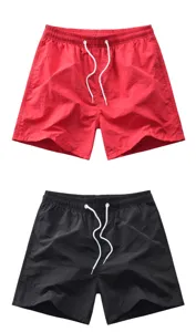 Vista dettagliata di pantaloncini da spiaggia casual da uomo con comoda coulisse elastica.