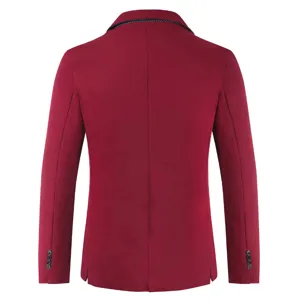 Belle veste de blazer homme bordeaux slim fit élégante pour affaires vue arrière.