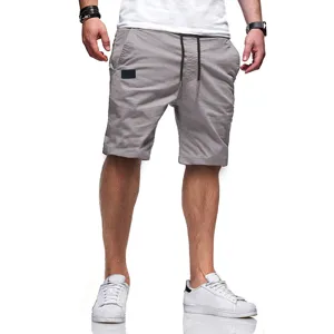 Pantaloncini casual grigi da uomo con coulisse e tasche per il tempo libero e sport.