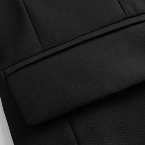 Veste de costume noire pour homme détail de poche, blazer d'affaires uni vue principale.