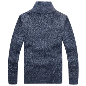 Cardigan maglione uomo collo alto felpato invernale, capospalla in maglia termica blu scuro.