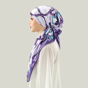 Copricapo turbante in satin per donna, elegante cappellino lungo con stampa cintura viola.