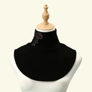 Elegante finto collo alto nero staccabile da donna con decorazione a fiocco in strass.