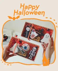 Primer plano de cajas de regalo de velas aromáticas de Halloween con fantasmas