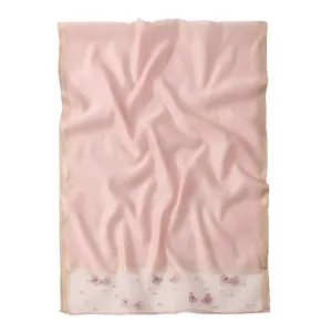 Châle en organza et mélange de soie rose avec perles et broderie nœud, écharpe soleil femme.