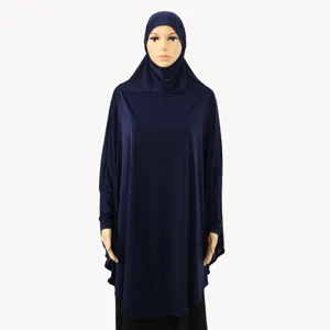 Vue detachee de l'abaya musulmane bleu fonce avec hijab et manches integres, design confortable.
