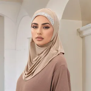 Women Fashion Muslim Hijab Pleated Hotfix Rhinestone Headscarf Polyester Head Wrap Ethnic Shawl Turban Scarf