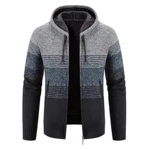 Dettaglio cardigan in maglia con cappuccio foderato in pile, design zip colorblock.