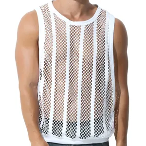 Vue détaillée du débardeur résille blanc pour homme, design ajouré, idéal pour le sport.