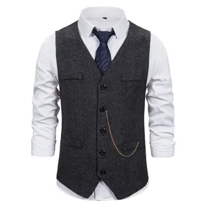 Detailansicht der klassischen Herren Tweed Weste mit Fischgrätenmuster und Knöpfen.