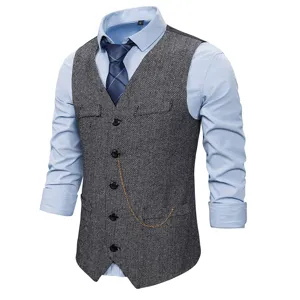 Herren grauer Fischgräten Tweed Anzugweste mit langem Hemd und Krawatte für Business Stil.